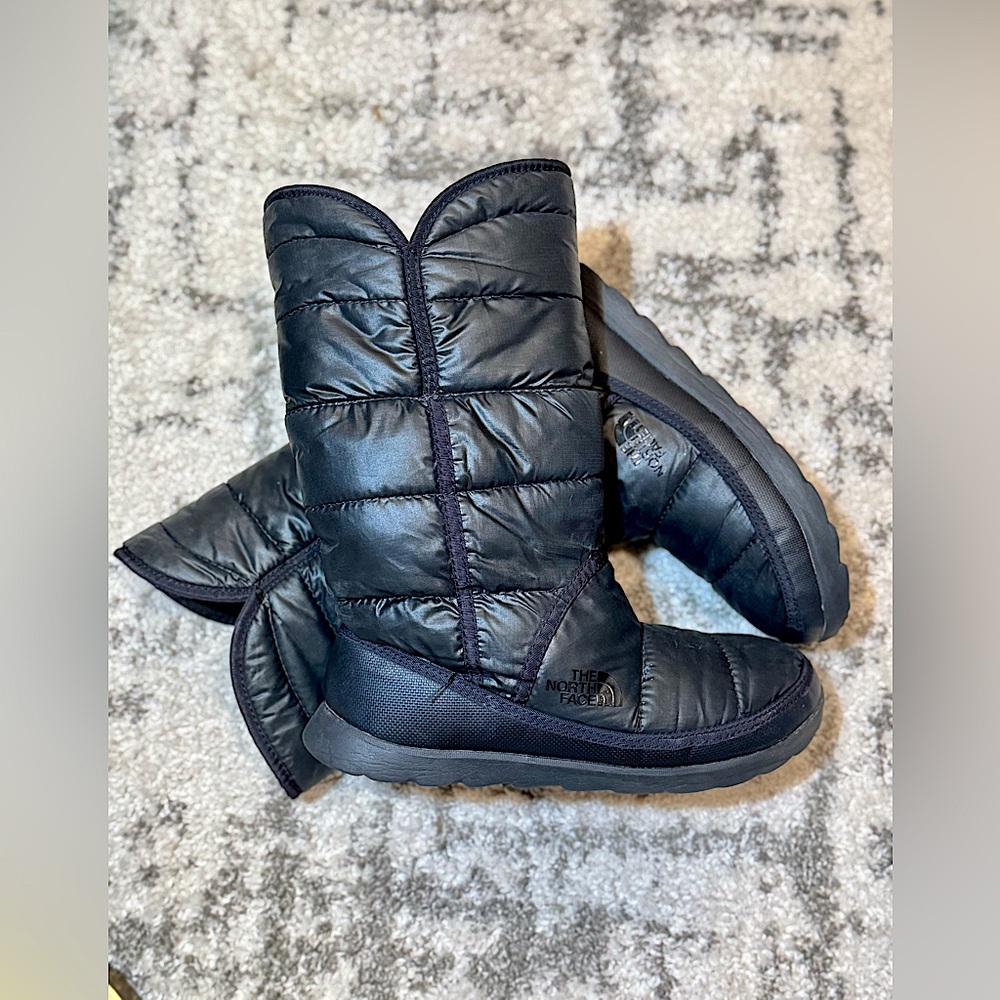 The North Face | Puffer Slip On Snow Boots | Black | Size 7 Women’s